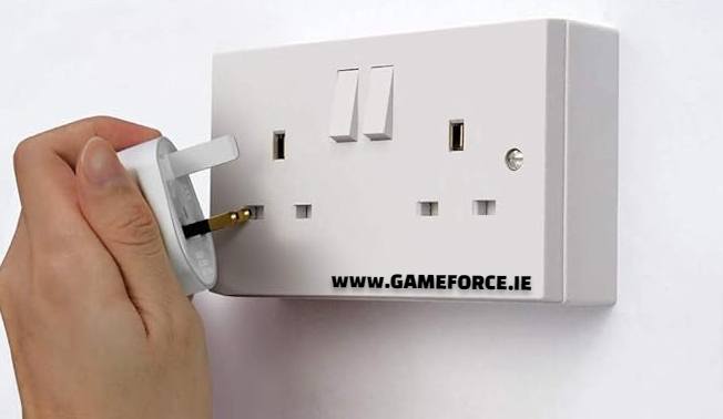 PC-LINK- UK 2 Pin To 3 Pin Fused Adaptor Plug - White - TECHDIRECT GAMEFORCE.IE - Ireland - Carlow - Dublin - Cork