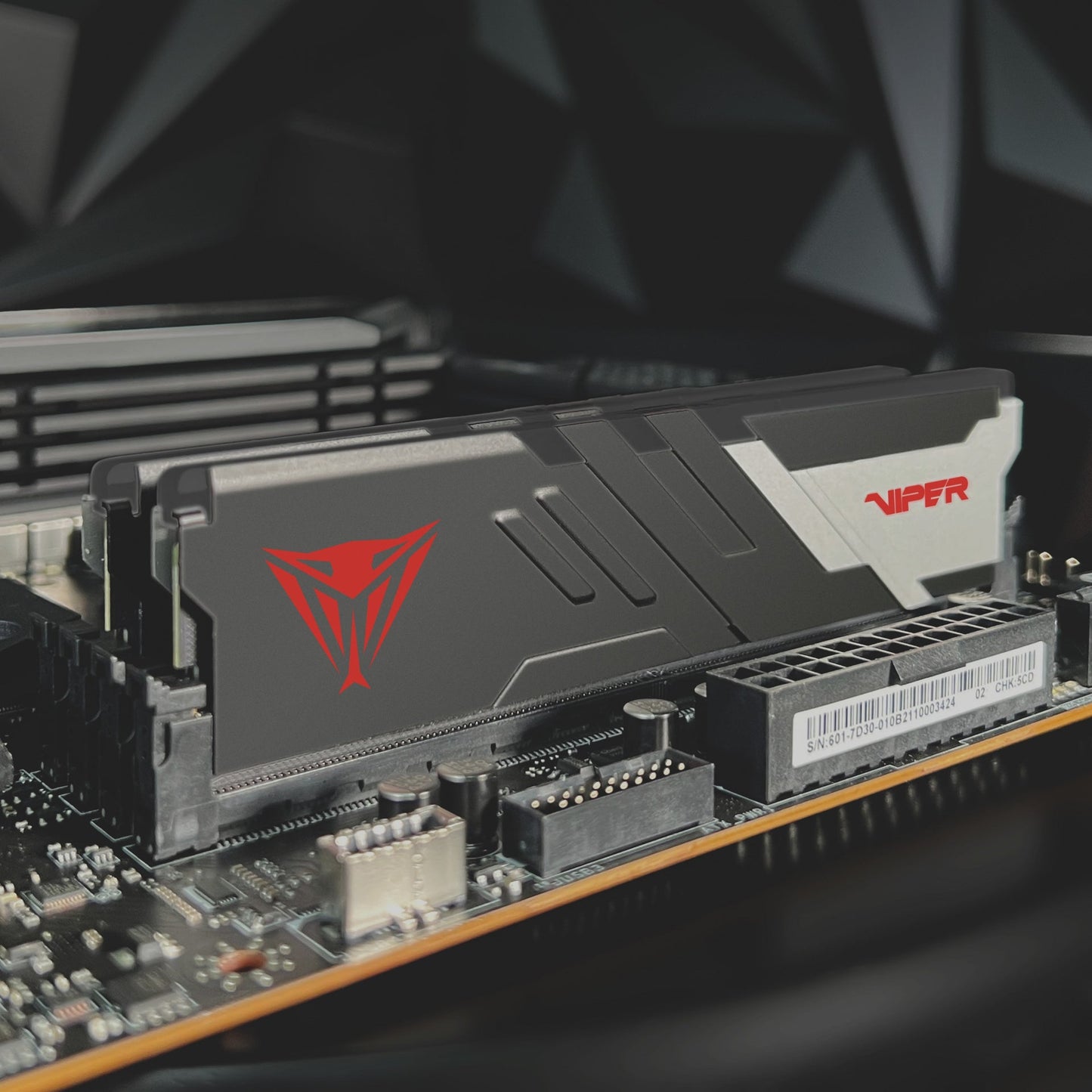 Módulo de memoria Patriot Memory Viper Venom PVV532G640C32K